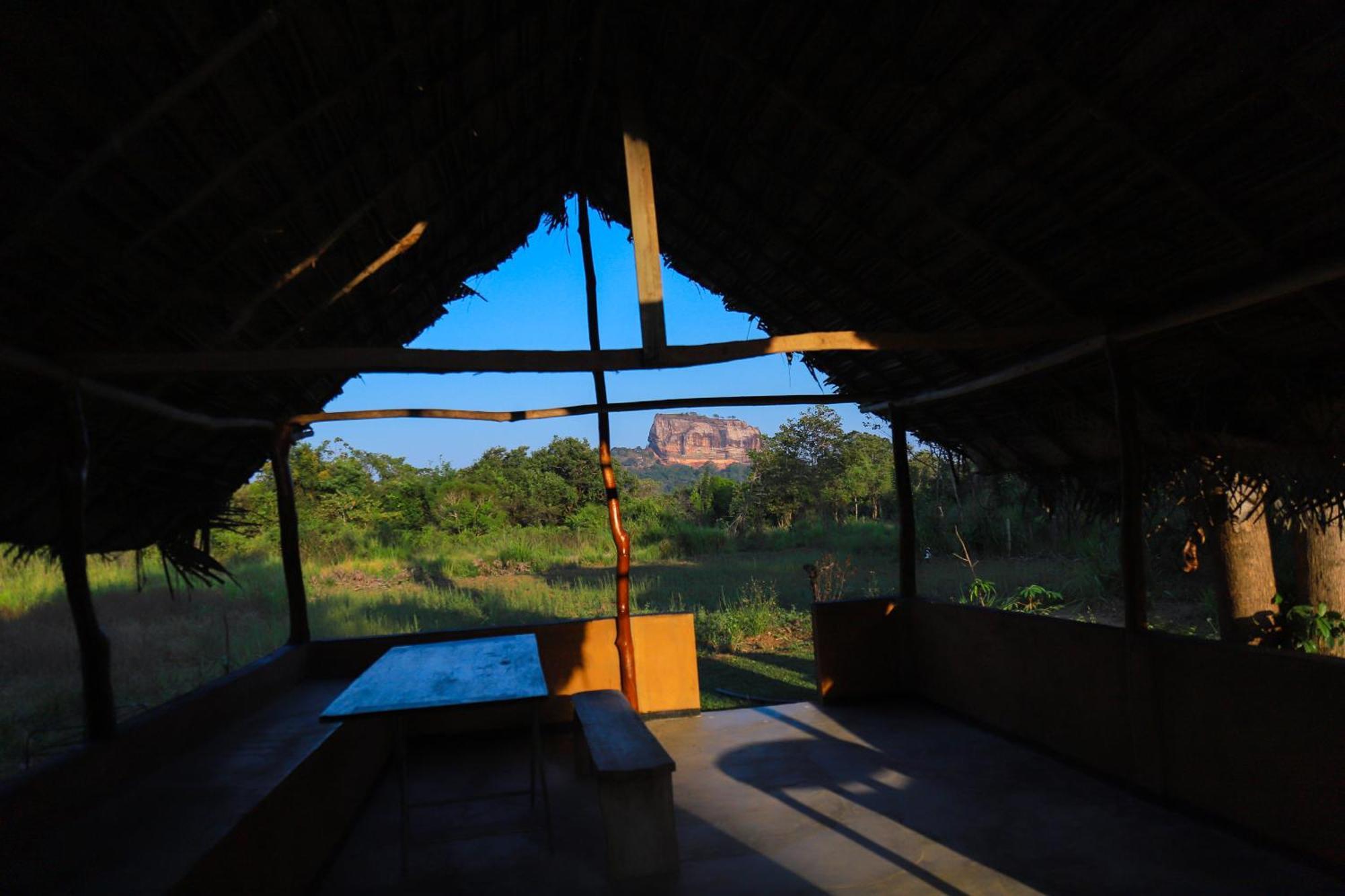 Hotel Sigiriya Rock Gate Tree House Esterno foto